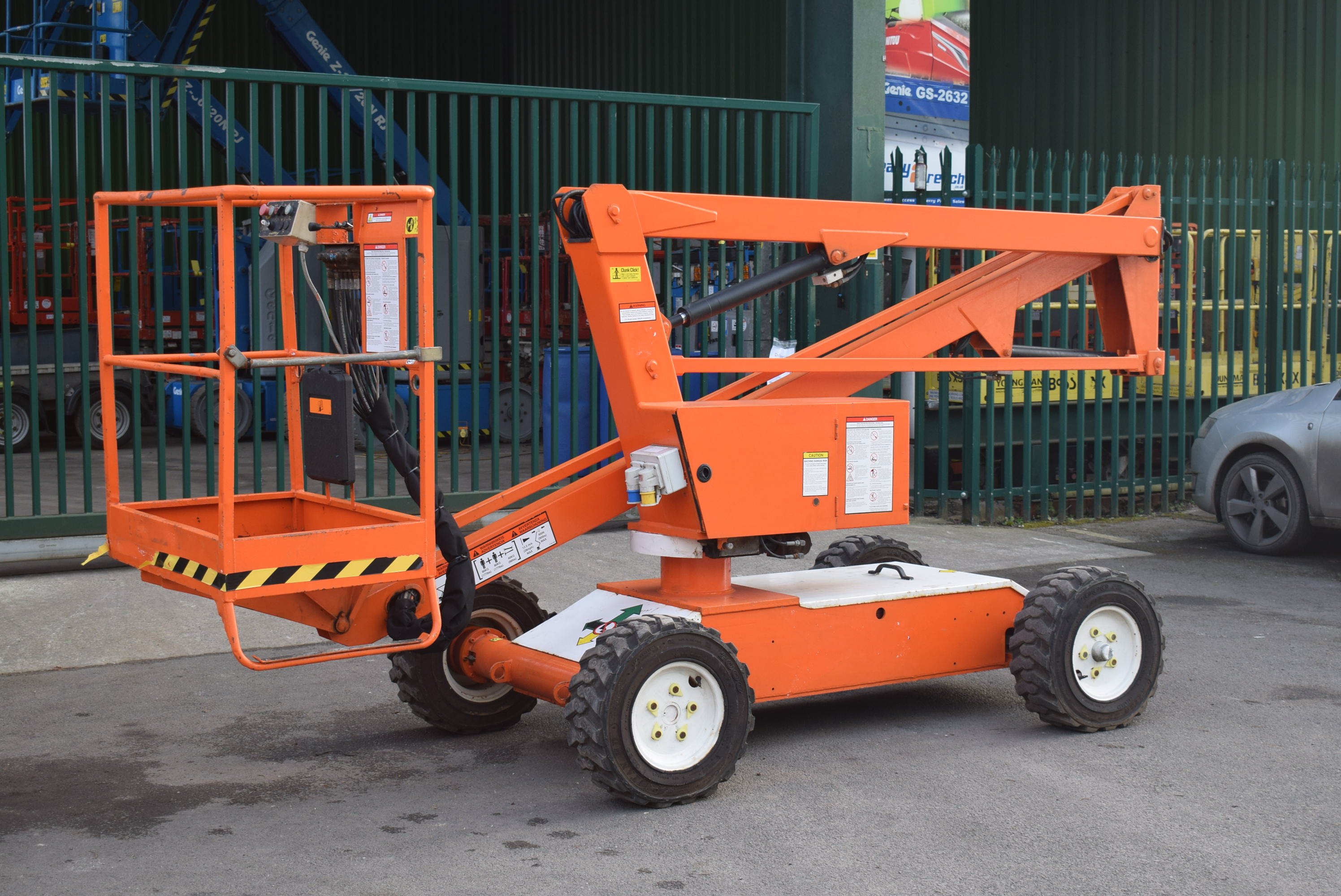 2005 Niftylift HR10E Electric Boom Lift 10.2m