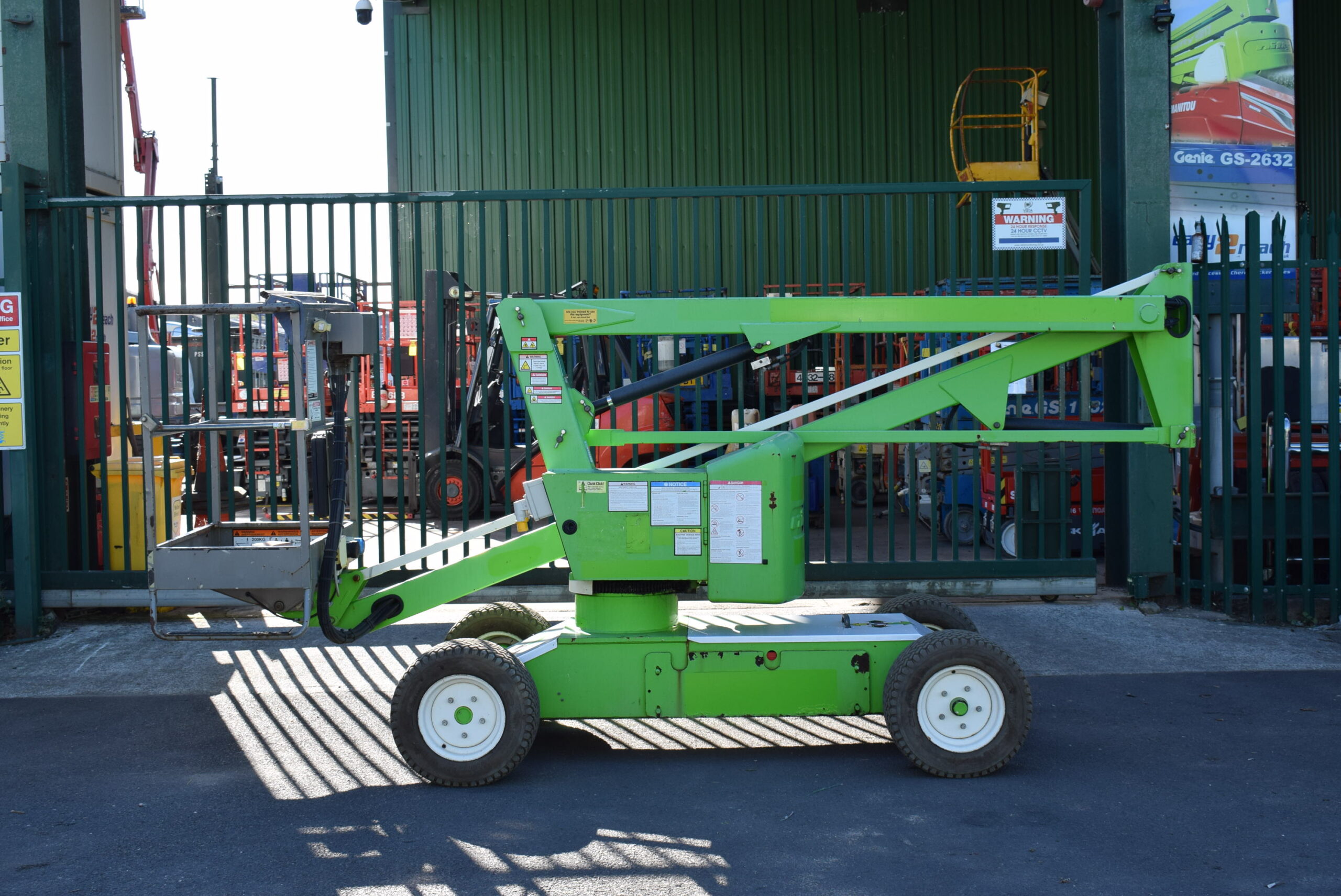 2013 Niftylift HR10 Electric Boom Lift 10m