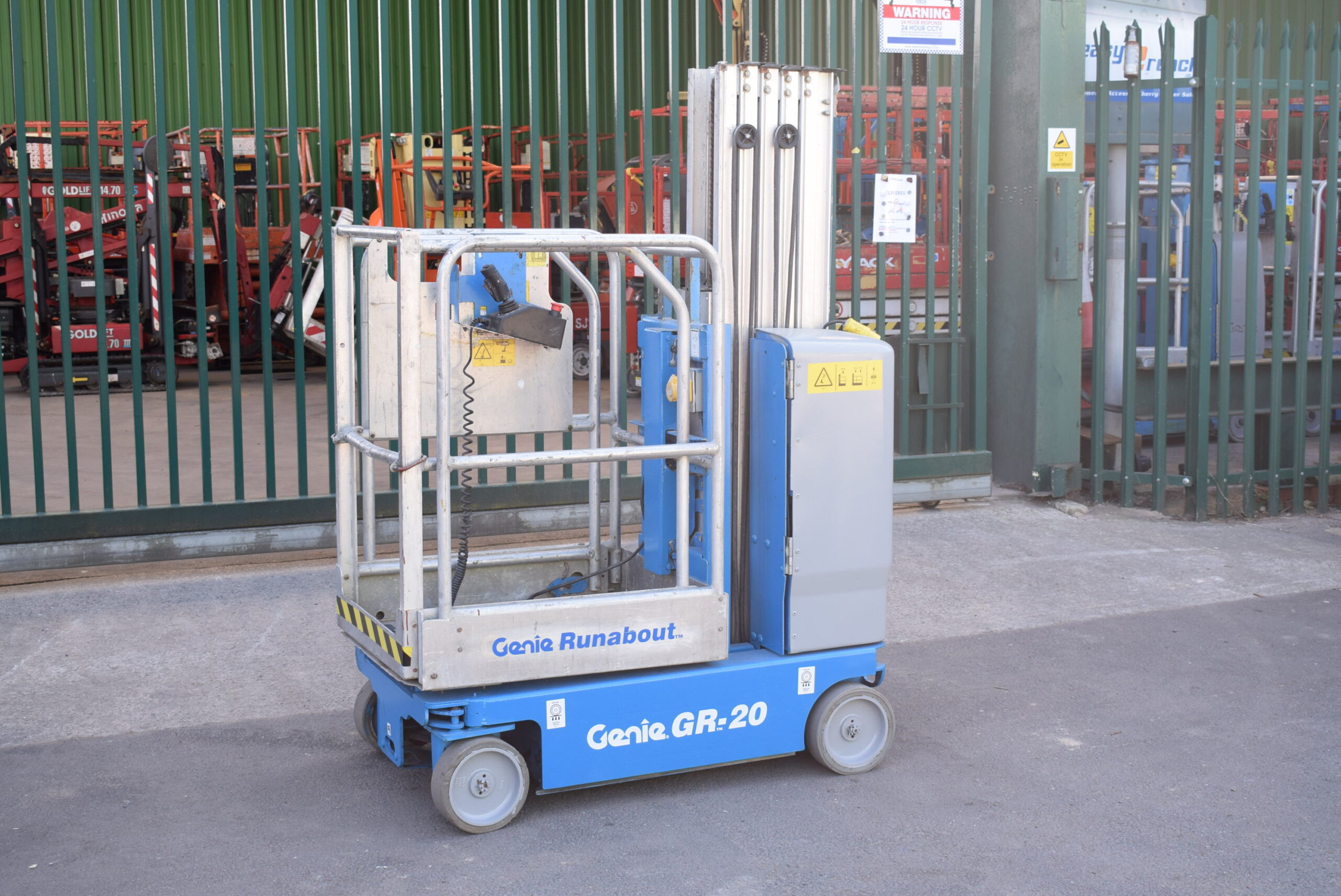 2014 Genie GR20 Mast Lift 8m
