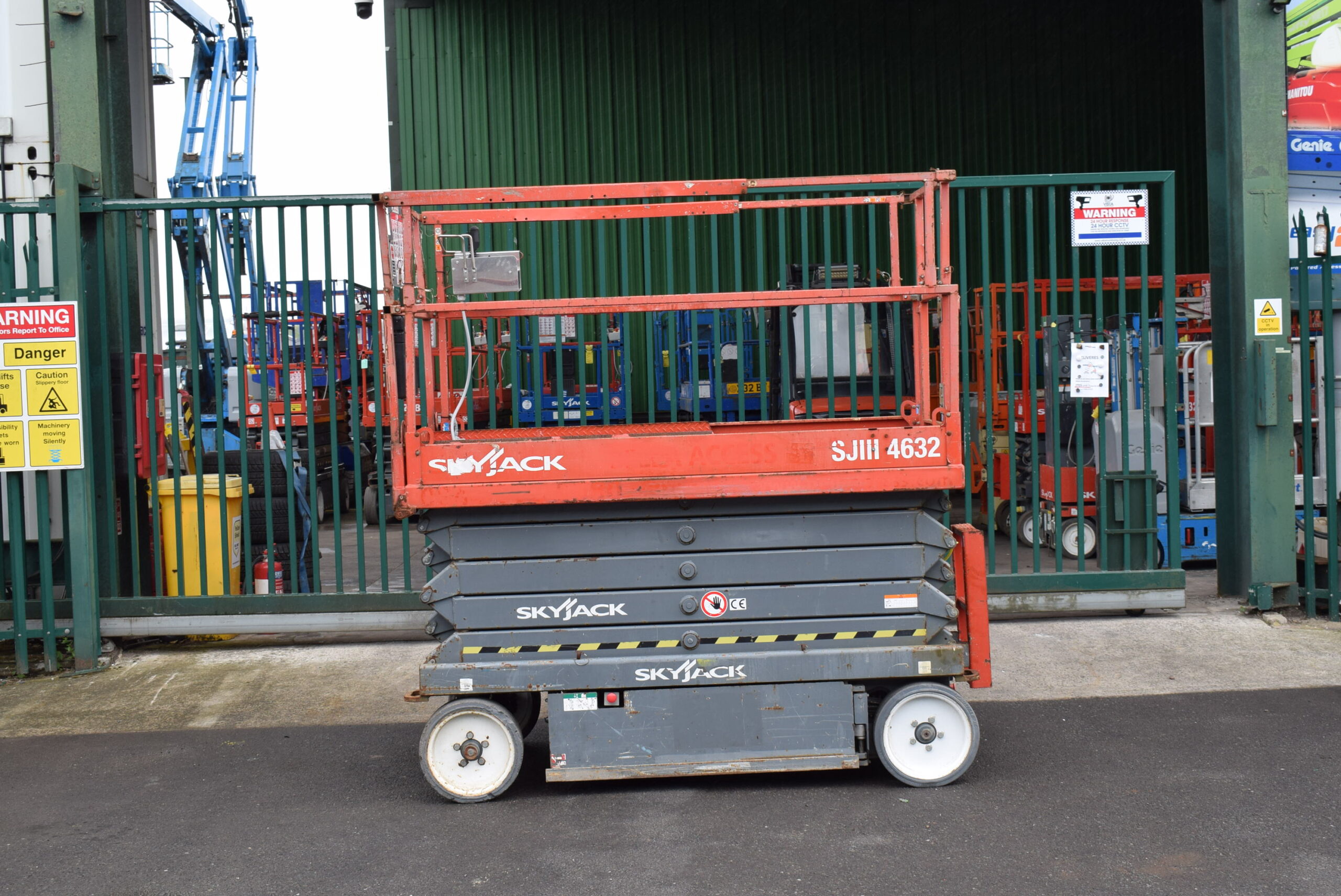 2014 Skyjack 4632 Electric Scissor Lift 11.75m