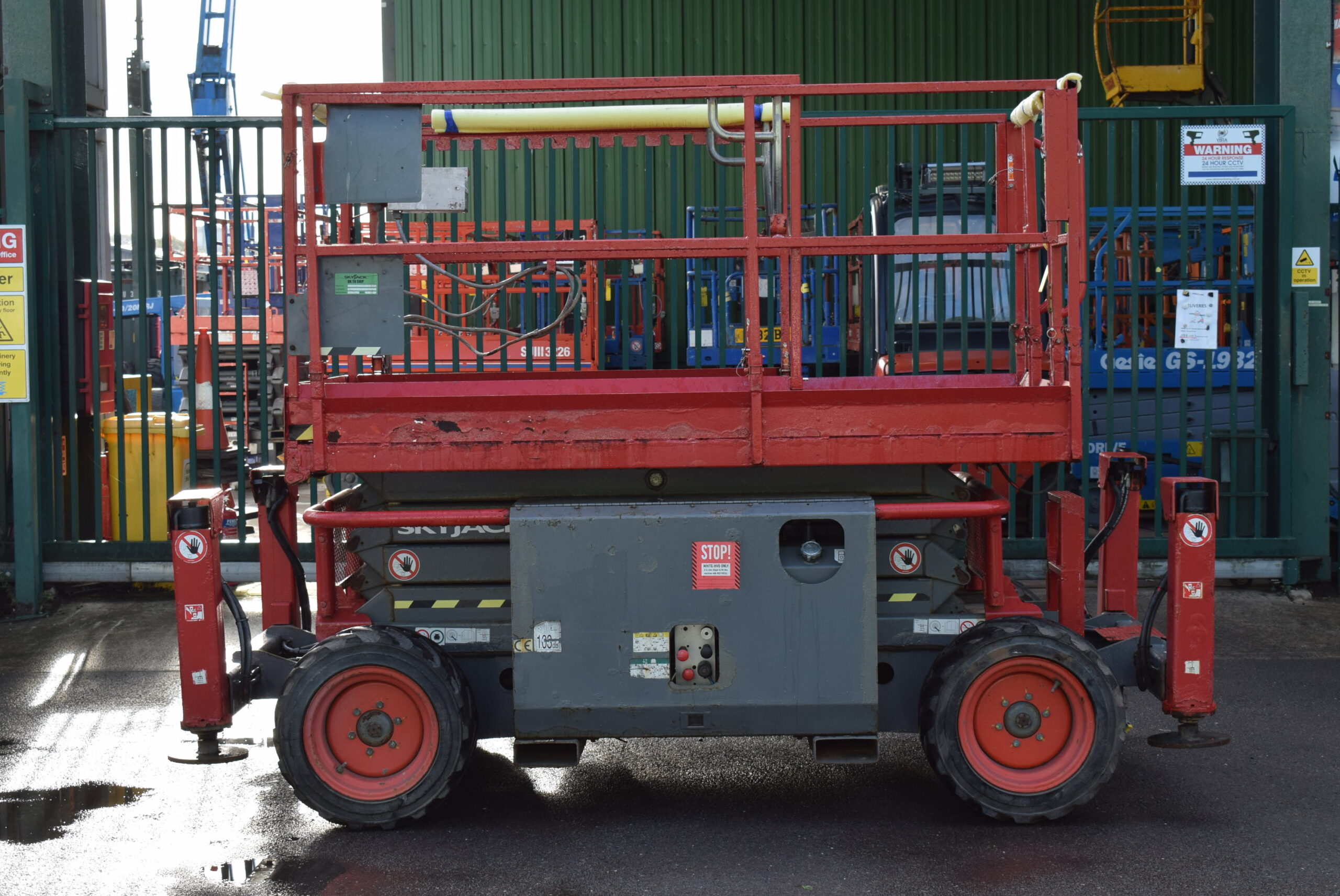 2016 Skyjack 6826RT Rough Terrain Diesel Scissor Lift 9.75m