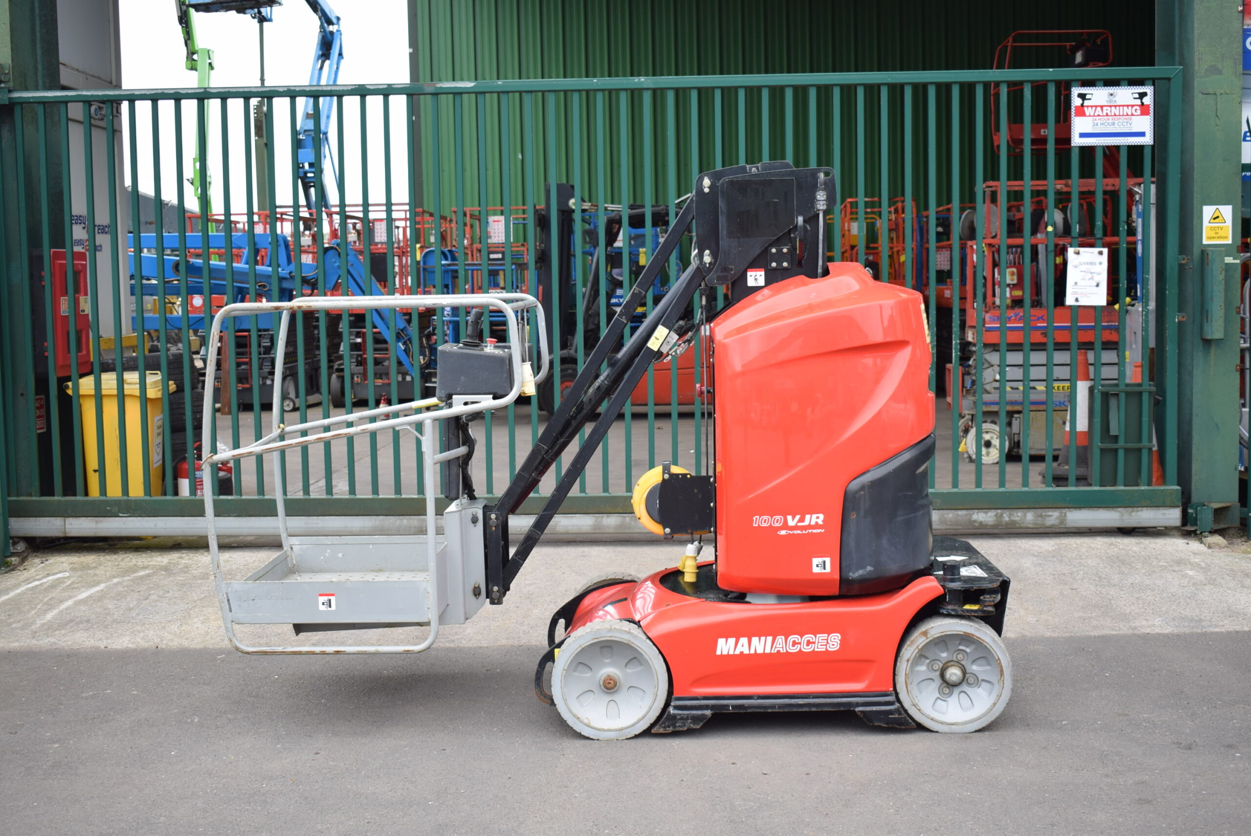 2014 Manitou 100VJR Electric Mast Lift 9.85m