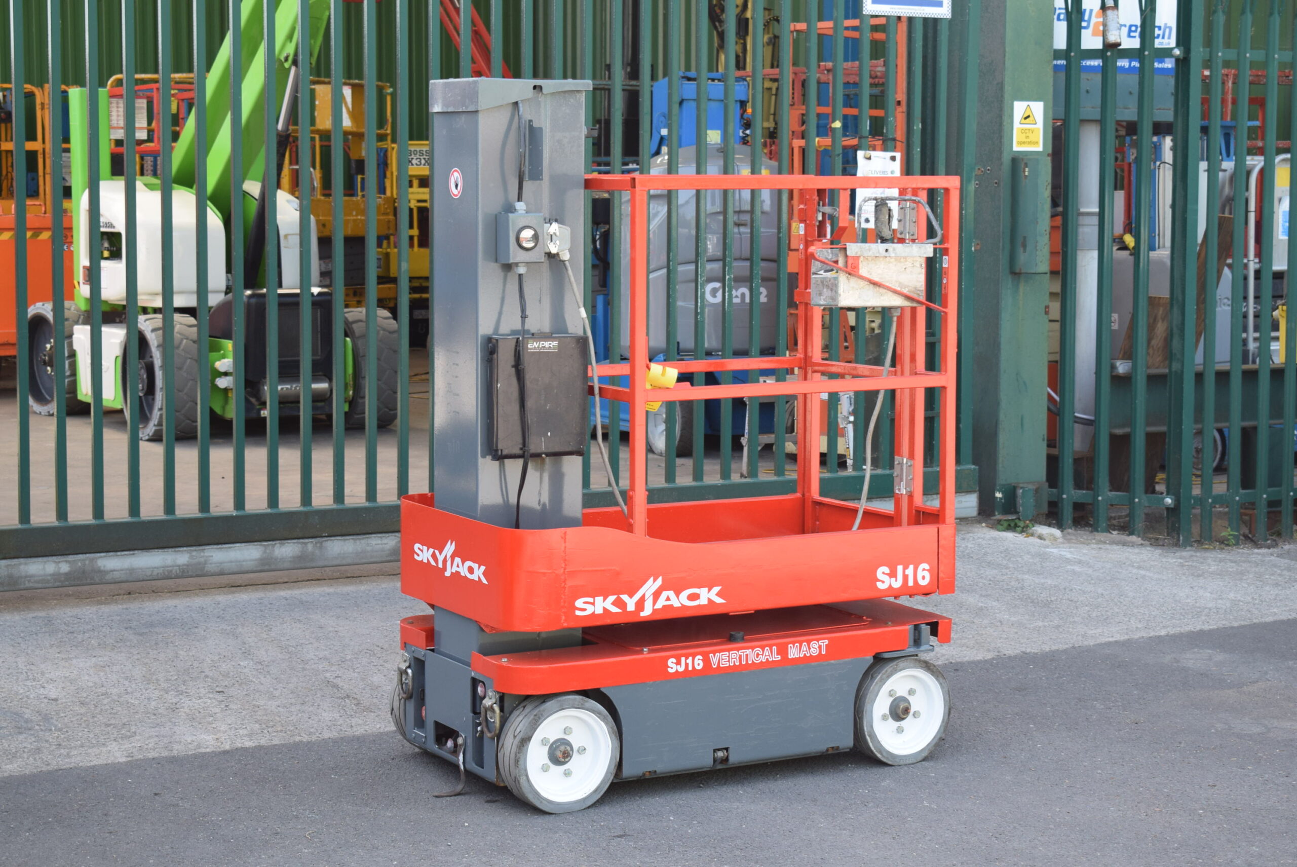 2016 Skyjack SJ16 Electric Mast Lift 6.75m